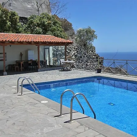 Moijama 4 Holiday home